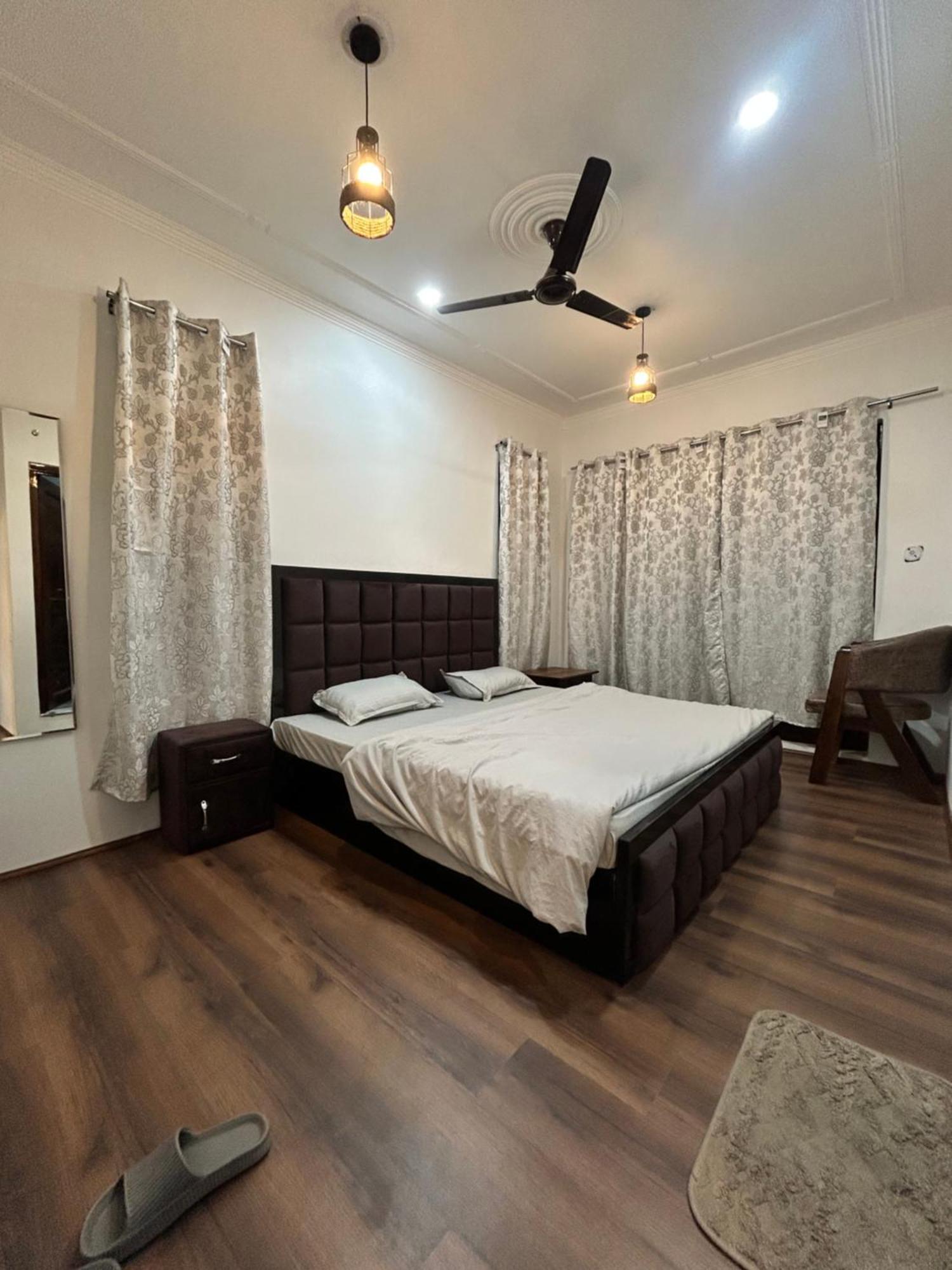 John'S Homestay ศรีนาการ์ ภายนอก รูปภาพ